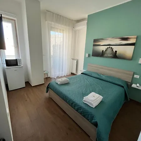 Alis Bed and Breakfast 4*