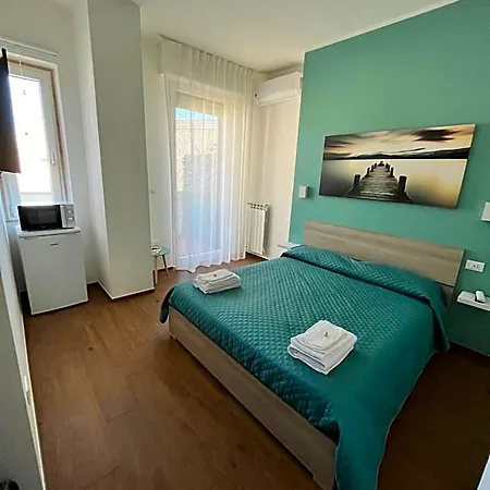 Alis Nocleg ze śniadaniem 4*