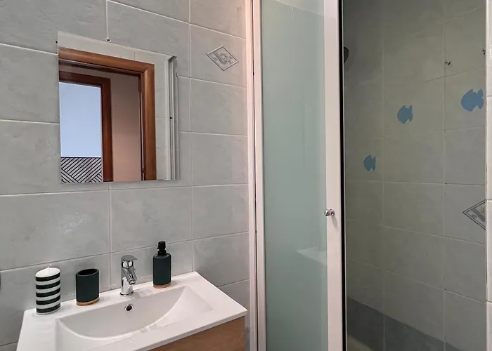 Alis לינה וארוחת בוקר